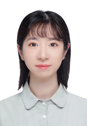 人穿着衬衫描述已自动生成